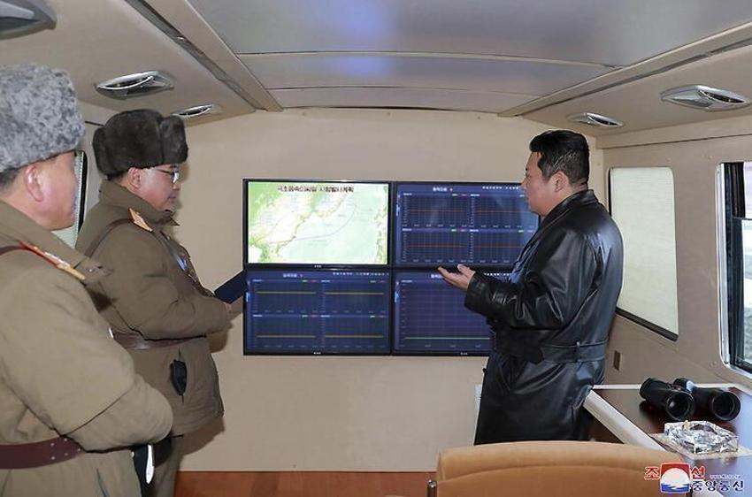 Kuzey Kore füzeleri peş peşe ateşledi! Kim Jong-un emri verdi