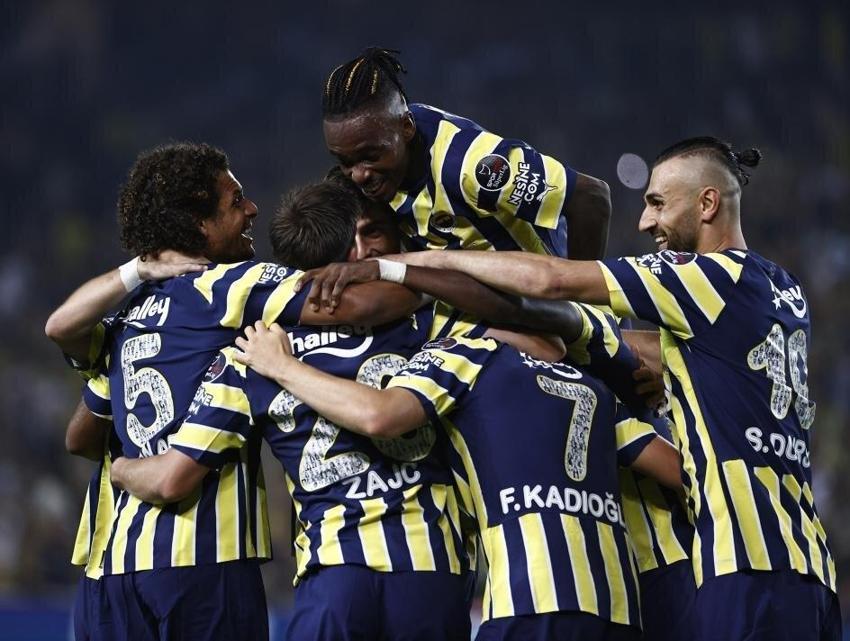 Derbinin favorisini geçti gol atacak yıldızı bile açıkladı! 'Vodafone'da kesin ağları sarsacak'