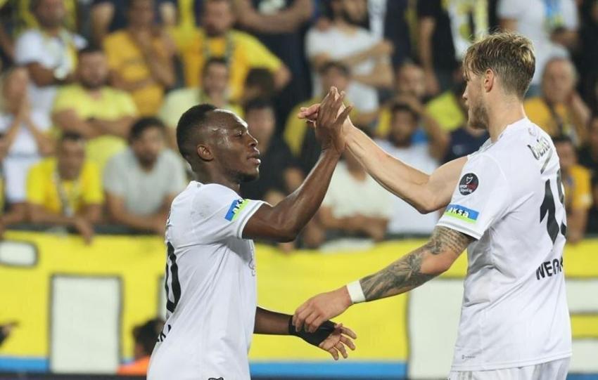 Derbinin favorisini geçti gol atacak yıldızı bile açıkladı! 'Vodafone'da kesin ağları sarsacak'