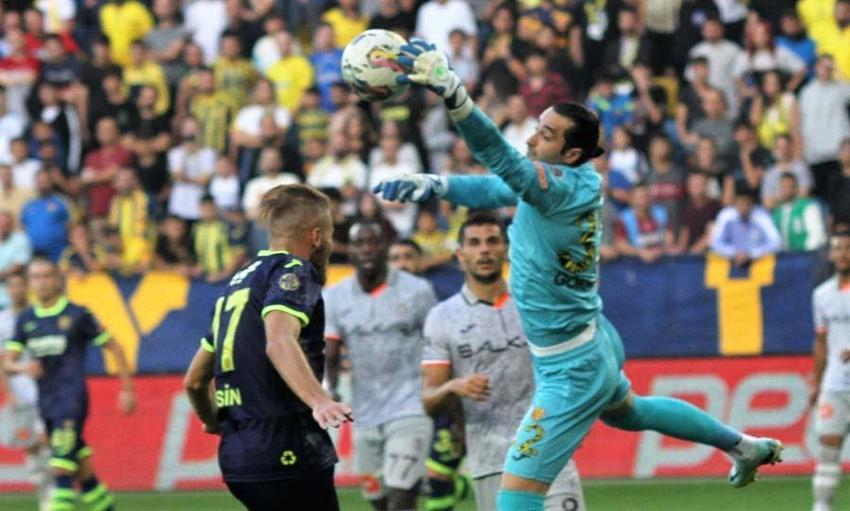 Süper Lig'de namağlup Başakşehir rekor kırdı!