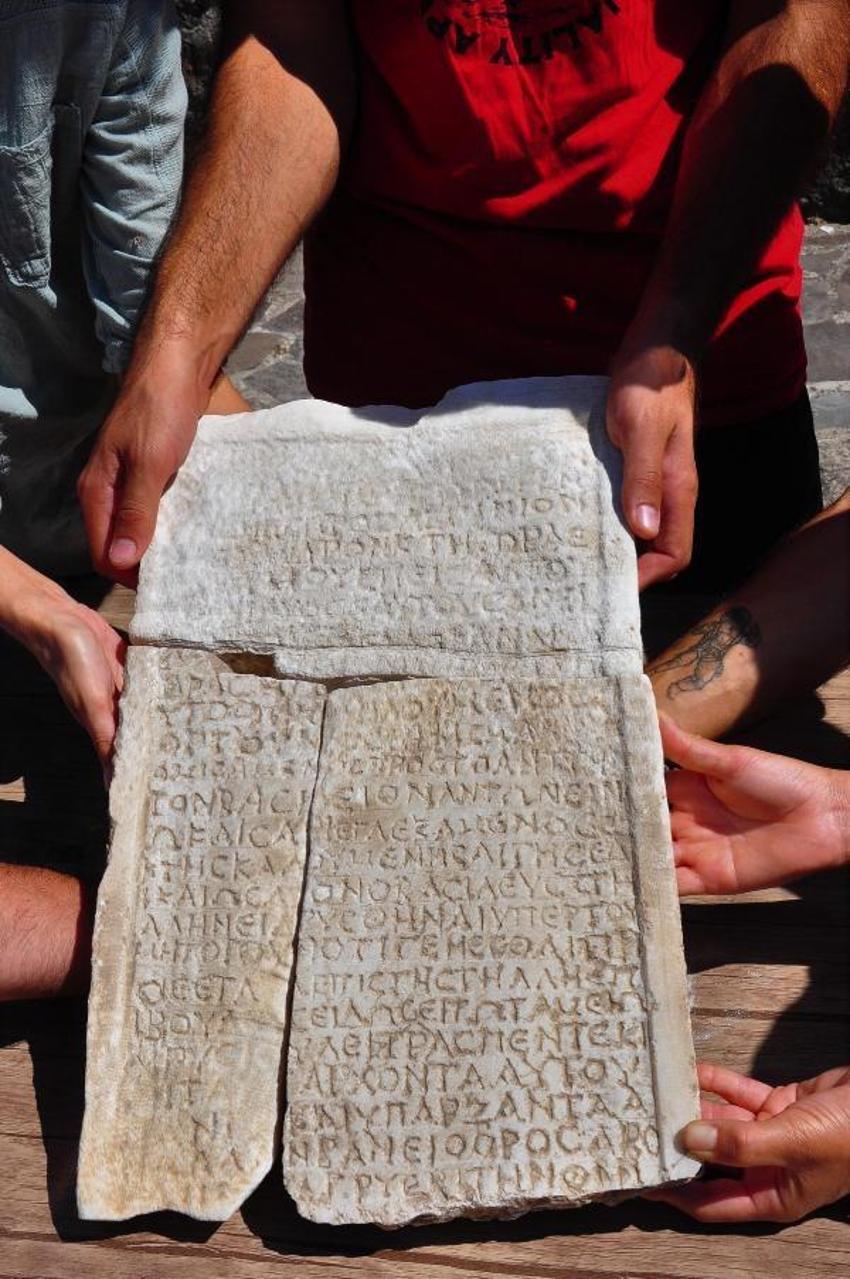 Aigai Antik Kenti'nde bulunan 1800 yıllık yazıtın sırrı ortaya çıktı