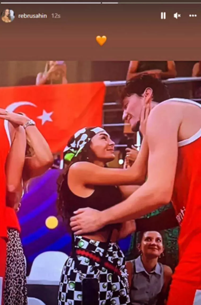 Ebru Şahin-Cedi Osman çiftinden yeni paylaşım! "Bakarken filtreye gerek yok"