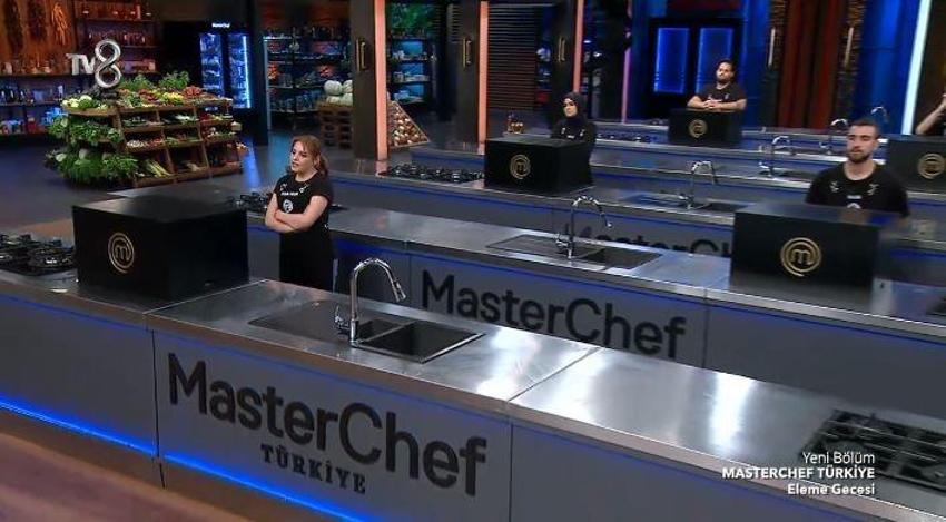 Masterchef Türkiye'de kim elendi? 2 Ekim 2022 Pazar Masterchef’e veda eden kim oldu? Masterchef Türkiye'de eleme gecesi! Mehmet şef elenen ismi açıkladı