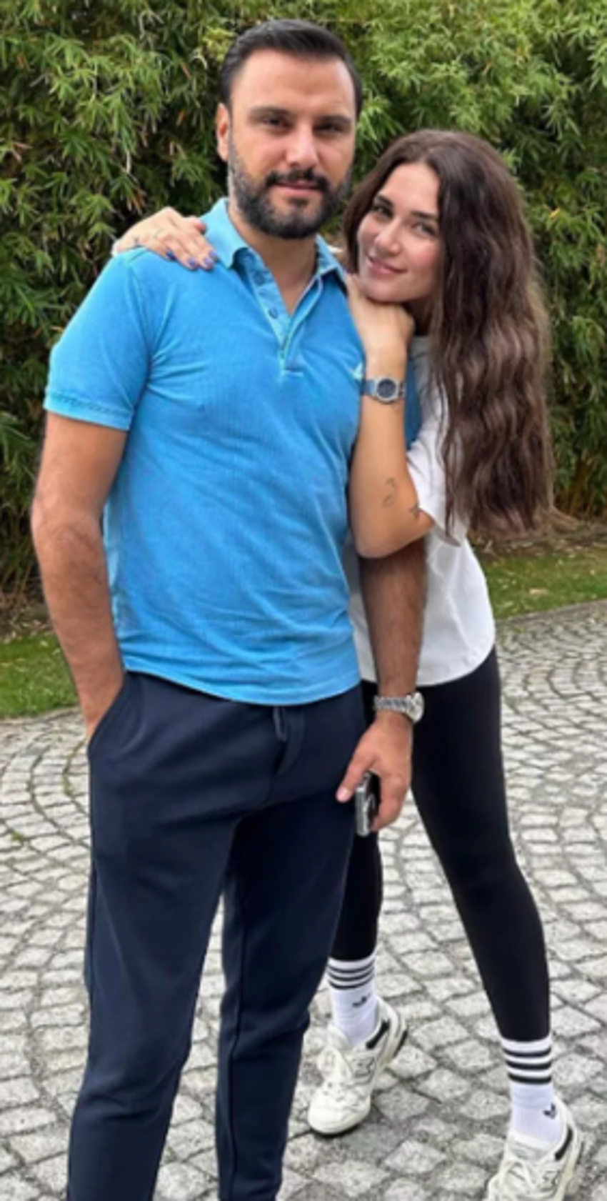 Buse Varol'dan Alişan ile aşk pozu!