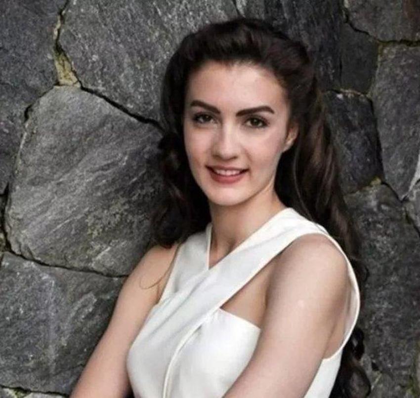 Burcu Özberk'in yıllar içerisindeki değişimi herkesi şaşırttı!
