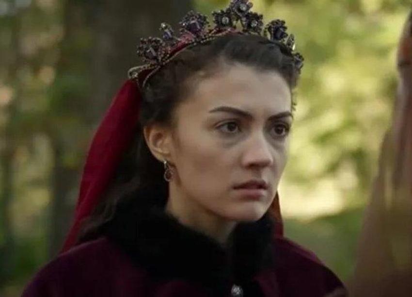 Burcu Özberk'in yıllar içerisindeki değişimi herkesi şaşırttı!
