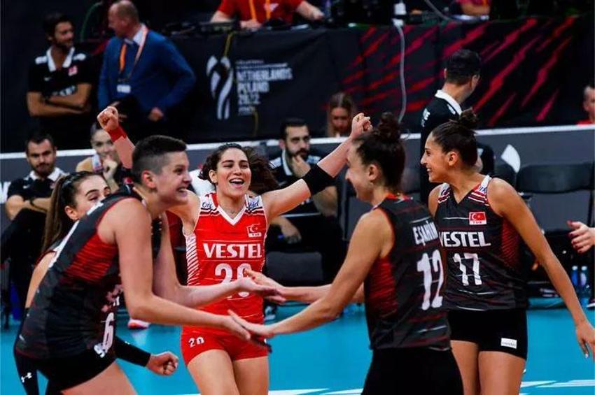 Filenin Sultanları, FIVB Dünya Şampiyonası'nda çeyrek finalde! Ebrar Karakurt için övgü dolu sözler: Türkiye intikam aldı...