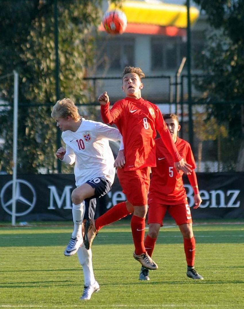 Manchester City’im yıldızı Erling Braut Haaland'ın yolu İzmir'in amatör sahalarından geçti!