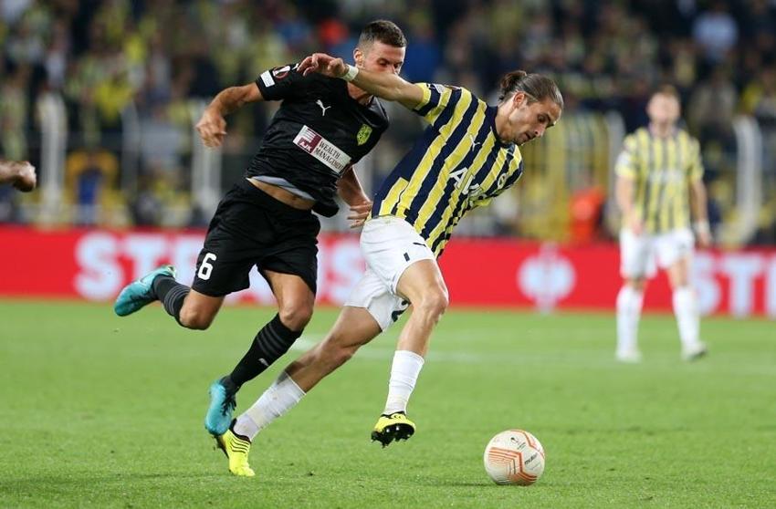 Mağlubiyete değil 'bayrağa' takıldılar! Rumlar çıldırdı attıkları manşetler hiç şaşırtmadı