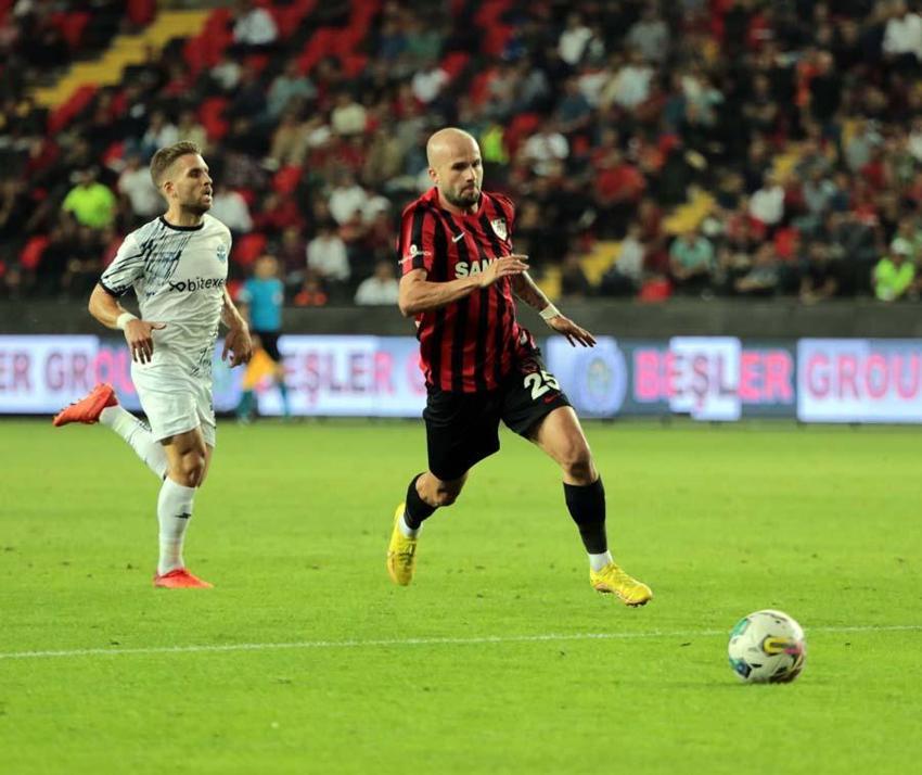Gaziantep FK - Adana Demirspor mücadelesinde 2 gol vardı