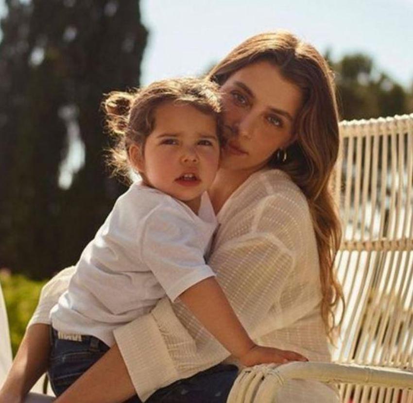 Hande Erçel'in yeğeni Aylin Mavi'den sevindiren haber!