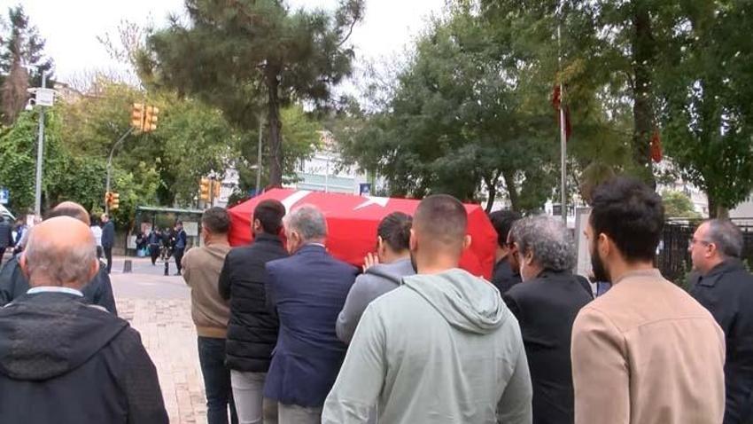 'Kurtlar Vadisi'nin İplikçi Nedim'i İsmail İncekara son yolculuğuna uğurlandı