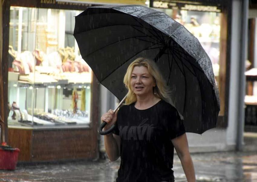 Çok kuvvetli olacak! Sıcaklıklar düşüyor, 80 km hızla geliyor! Meteoroloji son dakika il il uyardı, saat verildi