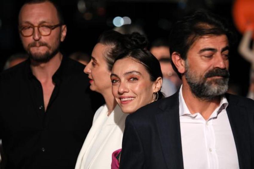 Altın Portakal'da 'kırmızı halı' şıklığı