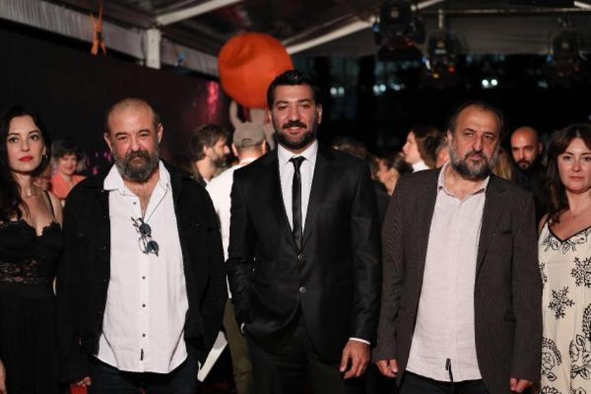 Altın Portakal'da 'kırmızı halı' şıklığı