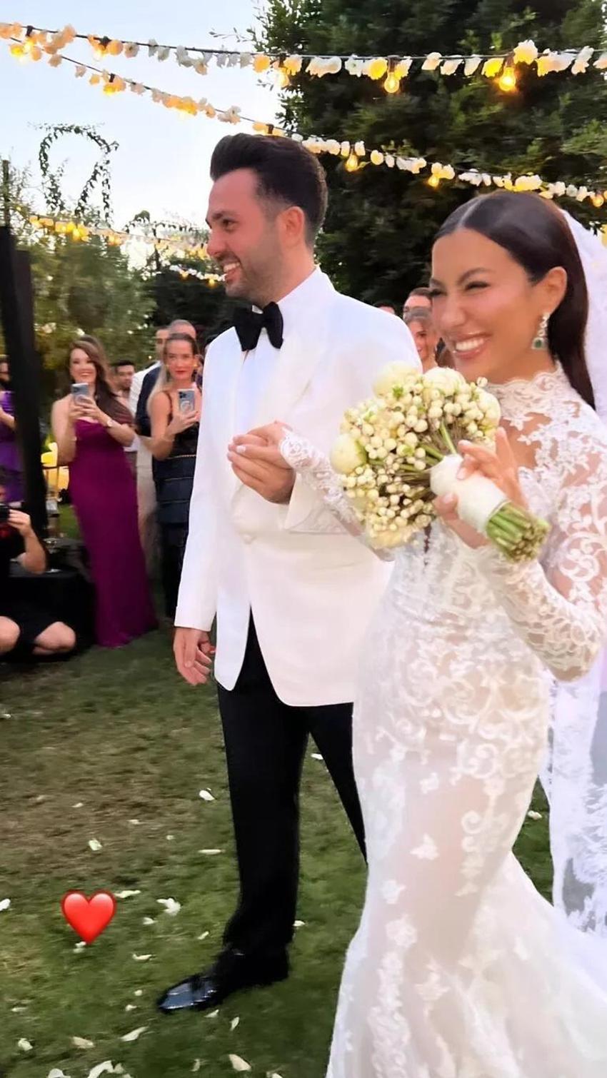 Sibel Can ve Hakan Ural'ın oğlu Engincan, Merve Kaya ile evlendi! Düğündeki tabak detayı...