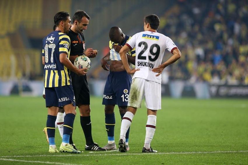 Herkes alkış aldı 3 futbolcu hariç: İnat edip oynatırsan işte böyle ecel terleri dökersin