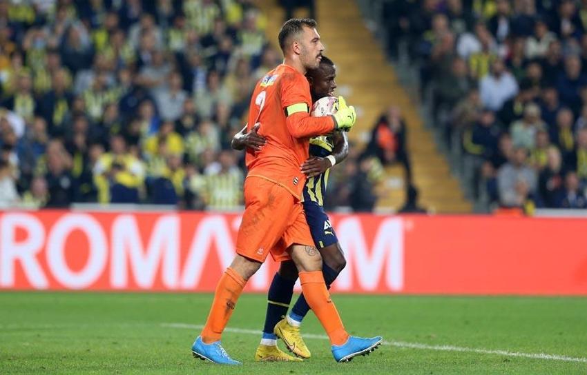 Herkes alkış aldı 3 futbolcu hariç: İnat edip oynatırsan işte böyle ecel terleri dökersin