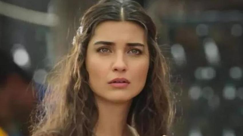 Tuba Büyüküstün ikiz kızları Toprak ve Maya'yı paylaştı! Yorum yağdı