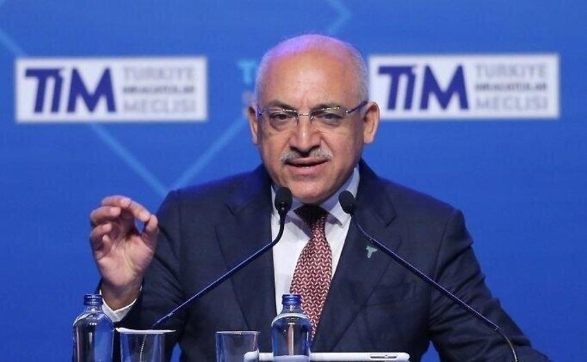 Mehmet Büyükekşi hem hakemlerden memnun hem VAR'dan