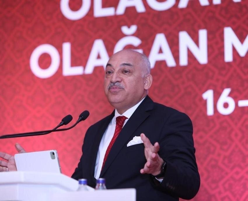 Mehmet Büyükekşi hem hakemlerden memnun hem VAR'dan