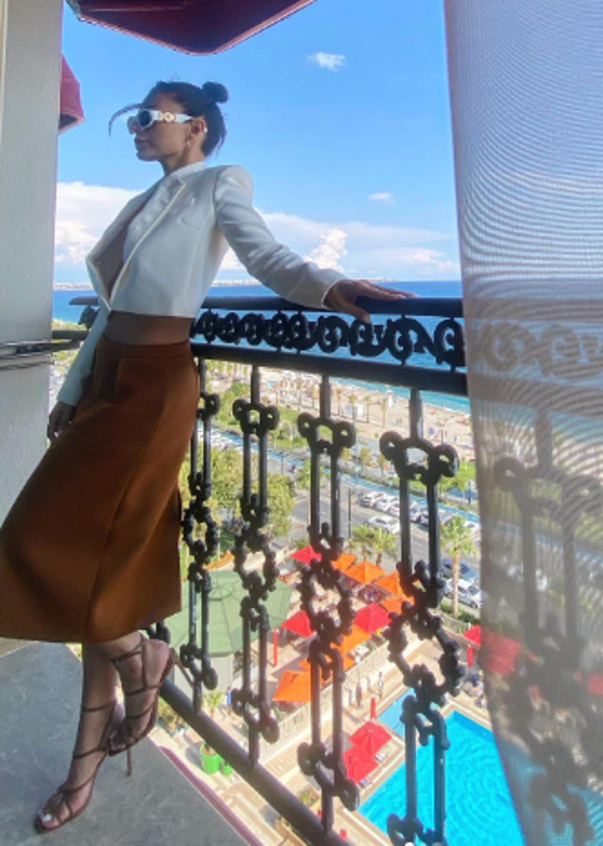 Selin Yeninci tarzıyla olay oldu!
