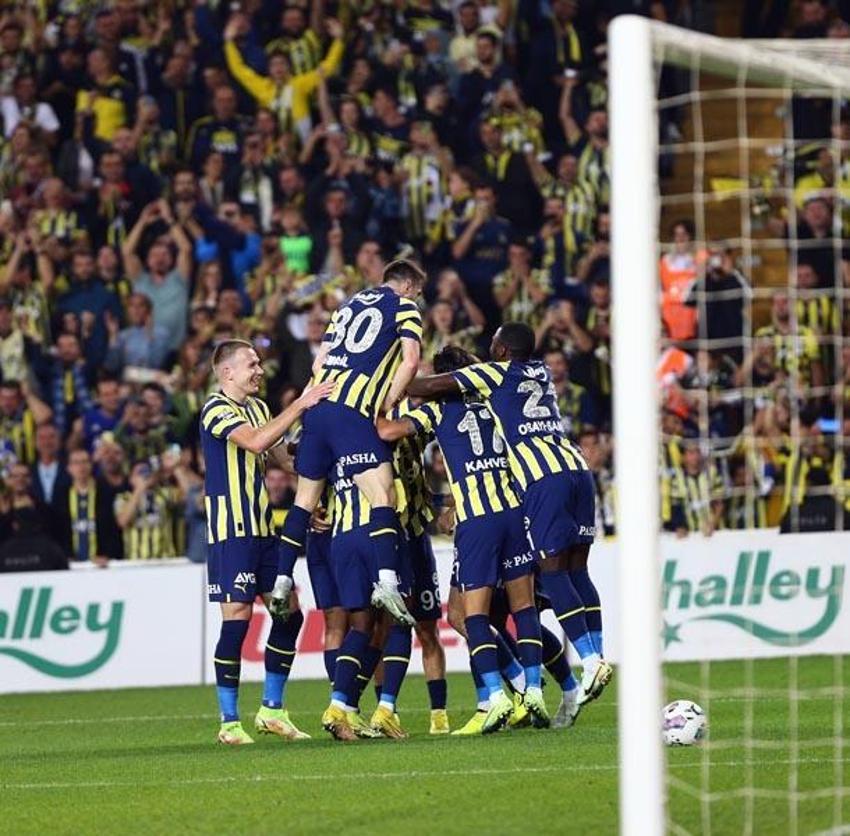 Fenerbahçe'de Son Dakika! Ali Koç'tan 3 yıllık imza...