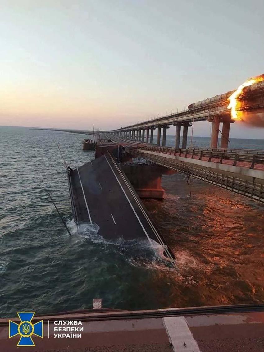Stratejik Kırım Köprüsü hava uçurulmuştu Rusya saldırının arkasındaki ismi açıkladı!