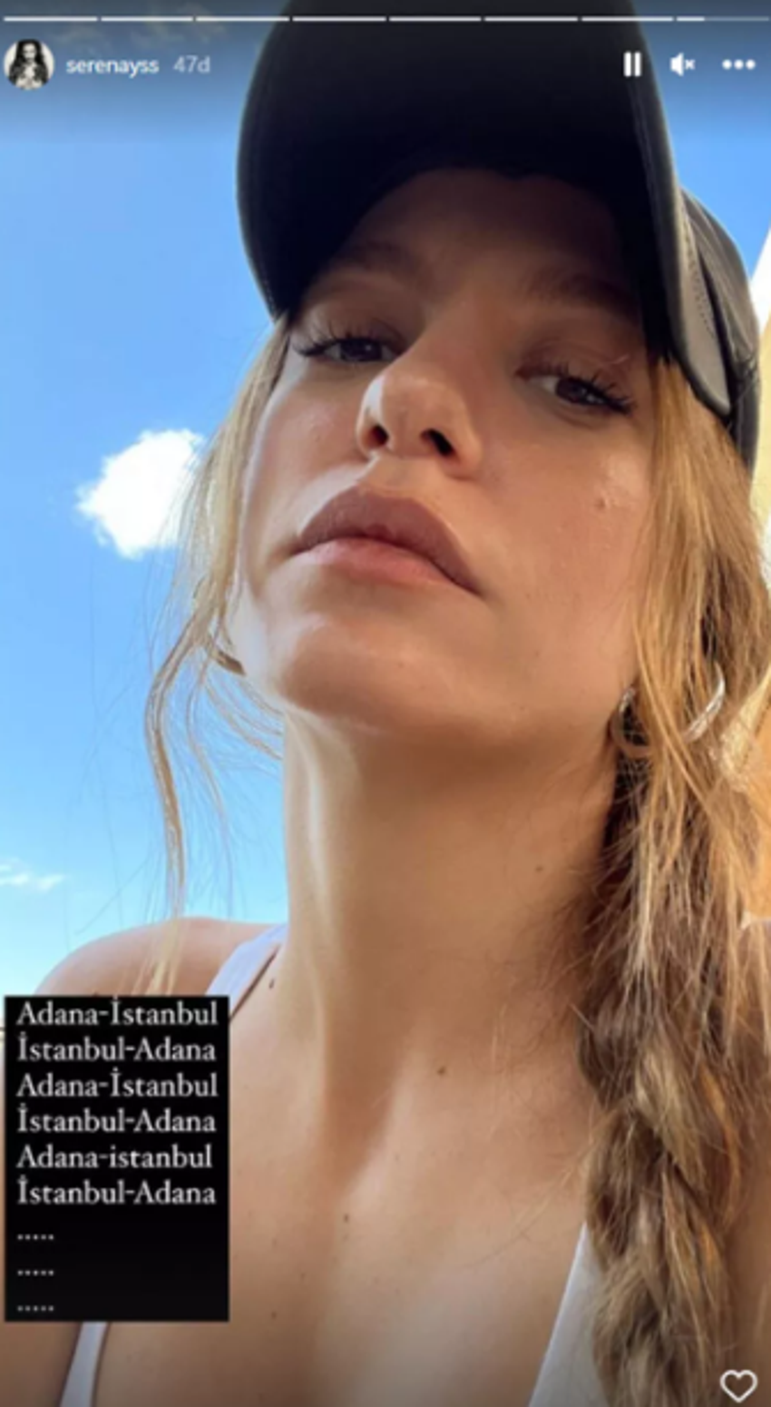 Serenay Sarıkaya'dan sıfır makyaj paylaşım!