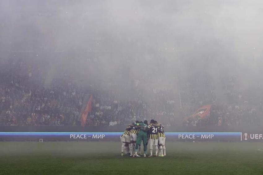 UEFA'dan Fenerbahçe ve Trabzonspor'a ceza!