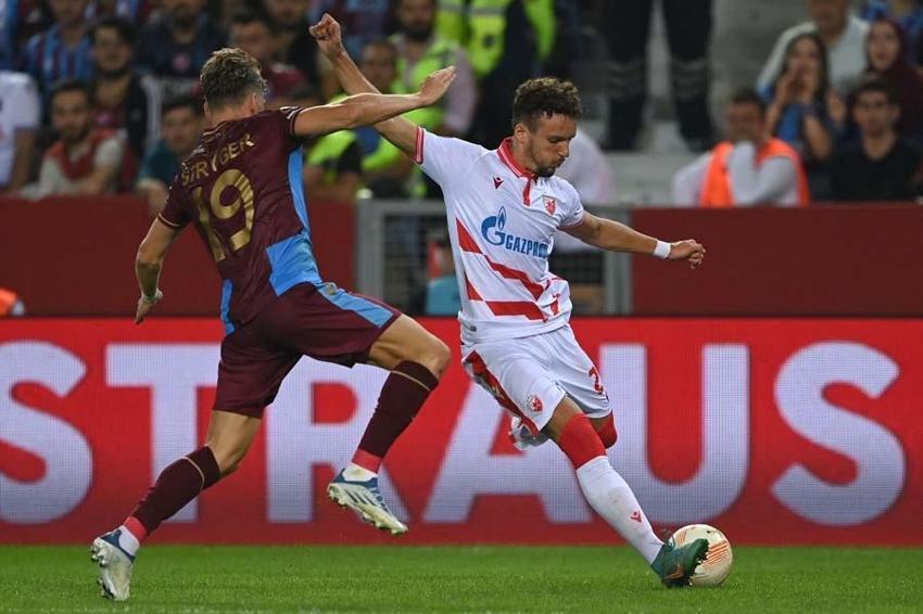 UEFA'dan Fenerbahçe ve Trabzonspor'a ceza!