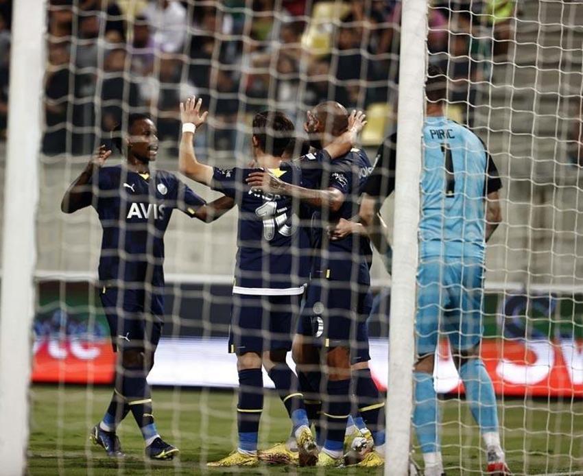 Fenerbahçe'de Son Dakika! Canlı yayında iki ayrılığı açıkladı: Jesus istatistiklere baktı ve hesaplarını kesti