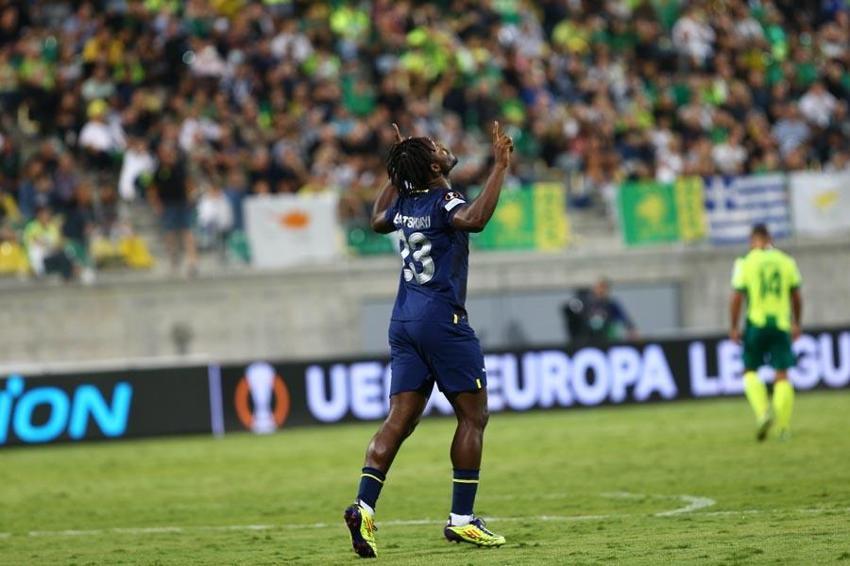Fenerbahçe'de Son Dakika! Canlı yayında iki ayrılığı açıkladı: Jesus istatistiklere baktı ve hesaplarını kesti