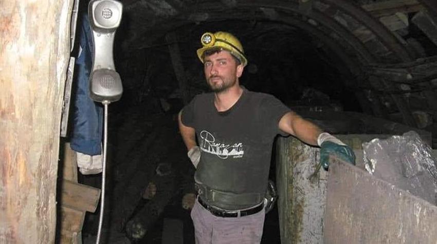Madencilerden geriye yürek yakan fotoğrafları kaldı: Güneşi görebilmek için karanlığı kazıyoruz