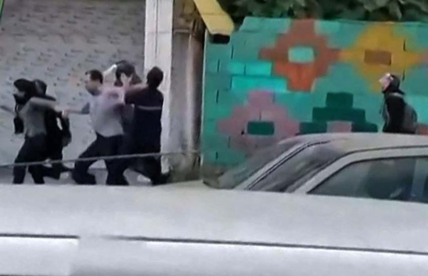 İran alev alev! Tahran'daki Evin Hapishanesi'nde çatışma ve siren sesleri...