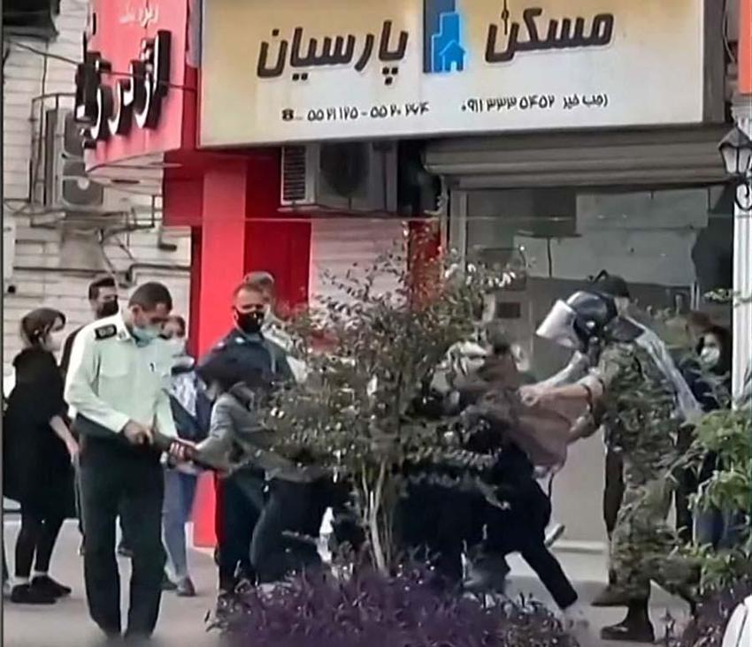 İran alev alev! Tahran'daki Evin Hapishanesi'nde çatışma ve siren sesleri...