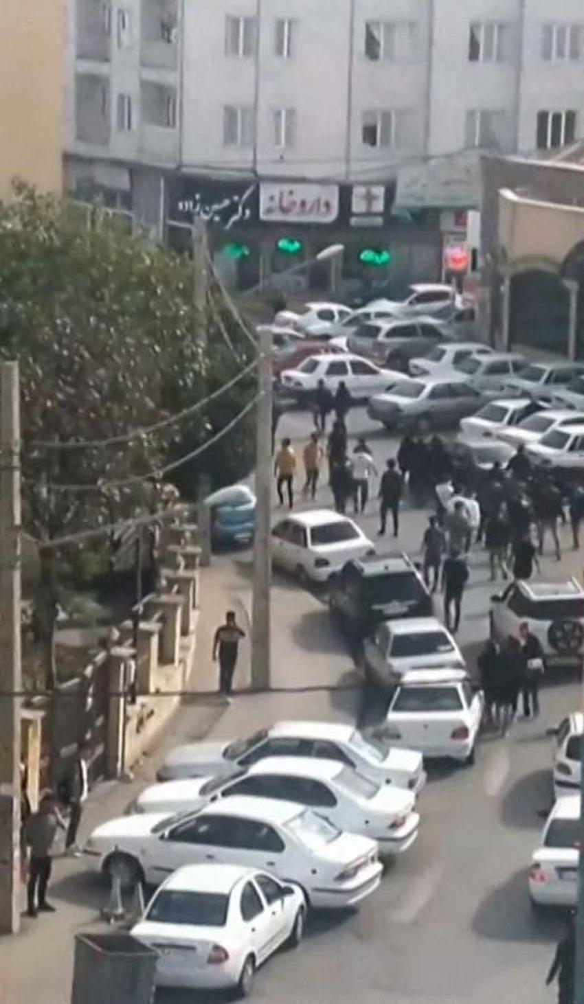 İran alev alev! Tahran'daki Evin Hapishanesi'nde çatışma ve siren sesleri...