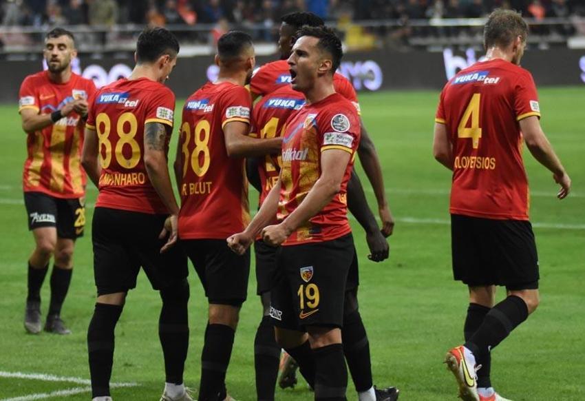 Galatasaray'da Okan Buruk depremi! Yeni teknik direktör bombasını patlattı