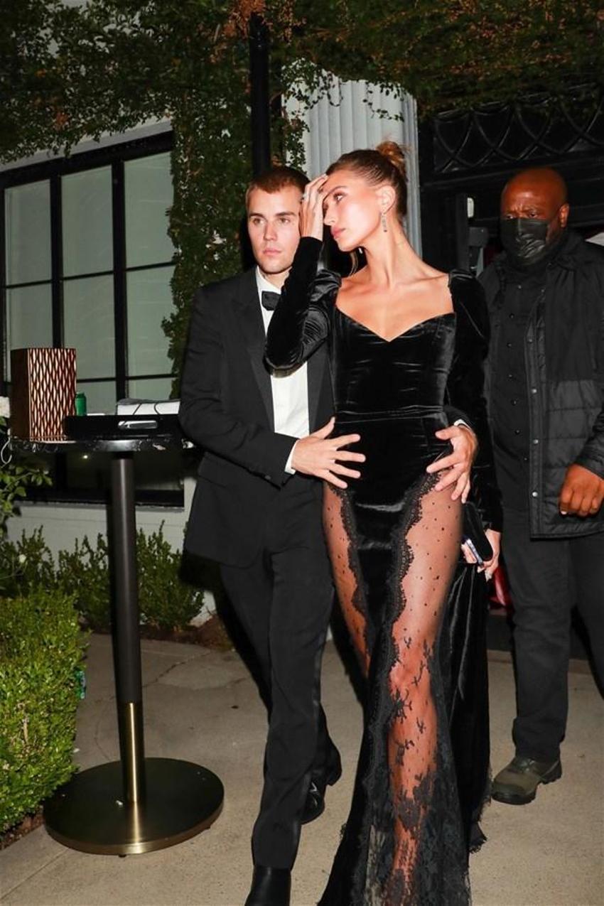 Hailey Baldwin Bieber son haliyle şaşırttı! "Kırmızı seni çarpıcı yapıyor"