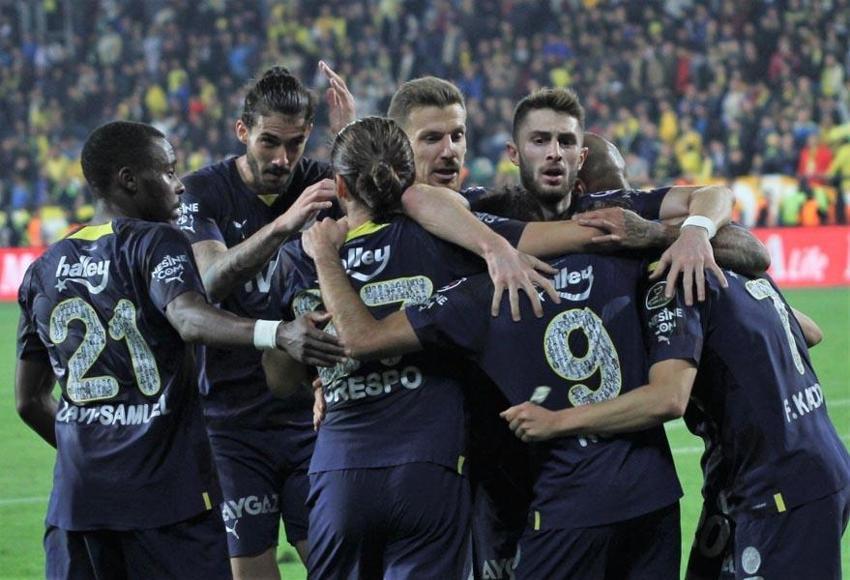 İrfan Can Kahveci dirsek attı sosyal medyada 'Mostafa Mohamed' isyanı çıktı!