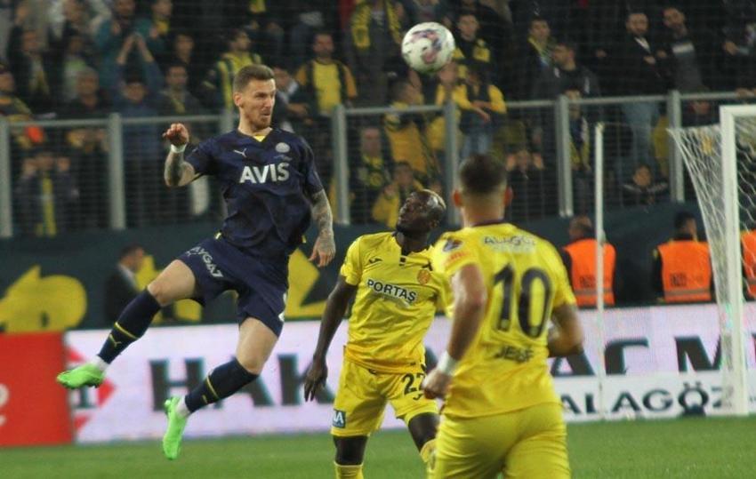 İrfan Can Kahveci dirsek attı sosyal medyada 'Mostafa Mohamed' isyanı çıktı!