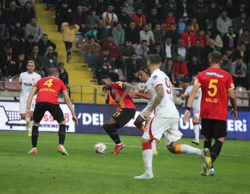 Cimbom'a eli sopalı hoca! Gelirse yıldız futbolcular Florya'yı terk edip gider