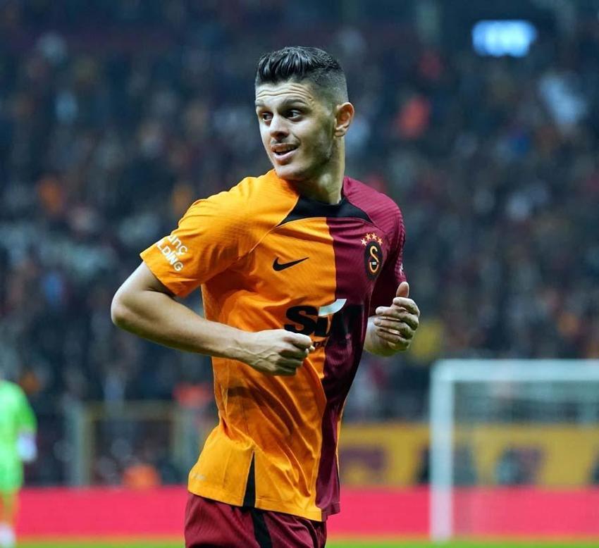 İlklerin gecesinde Galatasaray'ın genç yıldızı golünü attı Ayhan Akman gözyaşlarını tutamadı