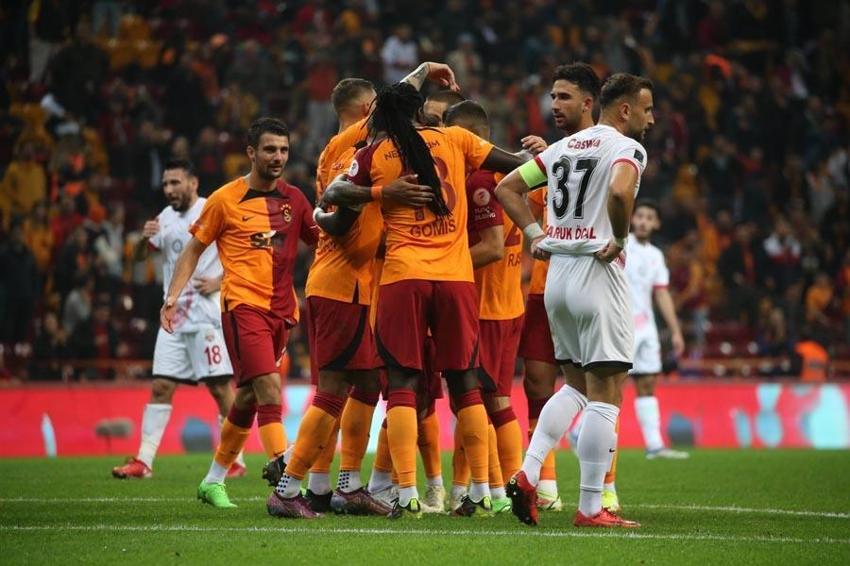 Galatasaray'da Alex Telles etkisi yaratacak! Galatasaray sol bek kangrenini çözüyor