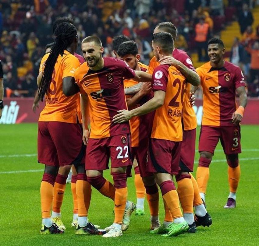 Galatasaray'da Alex Telles etkisi yaratacak! Galatasaray sol bek kangrenini çözüyor