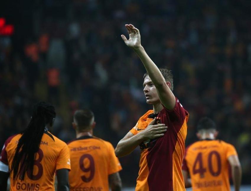Van Aanholt derken Galatasaray'da 22'lik yıldızın çöküşü konuşuluyor! Devlerin gözü kulağı bu haberde