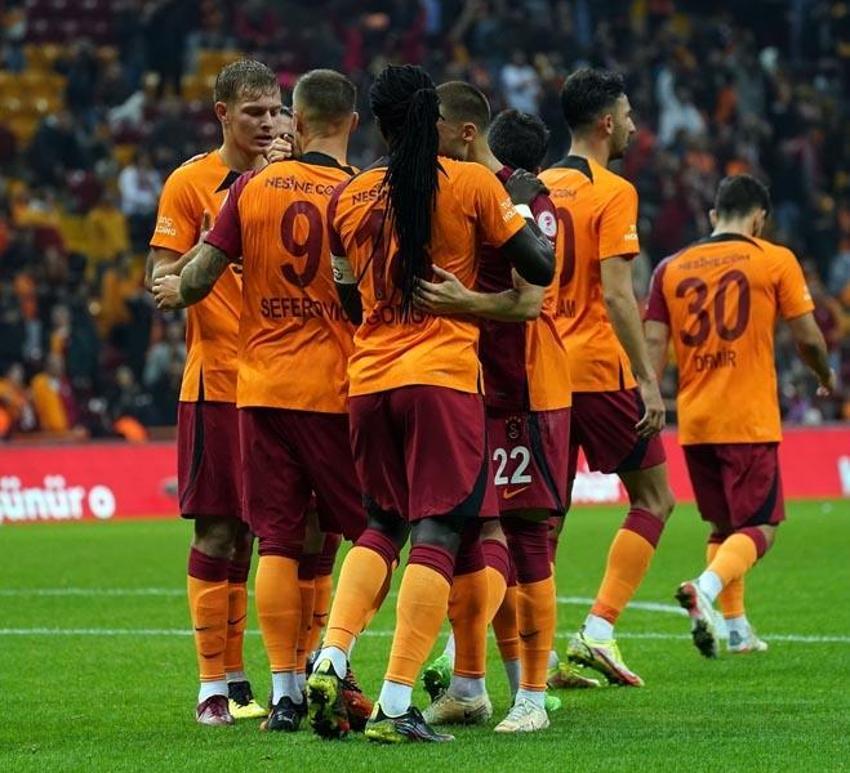 Van Aanholt derken Galatasaray'da 22'lik yıldızın çöküşü konuşuluyor! Devlerin gözü kulağı bu haberde
