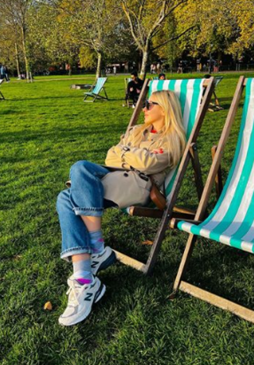 Hadise Londra pozlarıyla sosyal medyayı salladı!