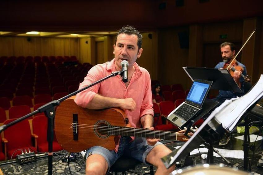 Sinan Akçıl'dan sevgilisi Aleyna Kalaycıoğlu'na doğum günü sürprizi!