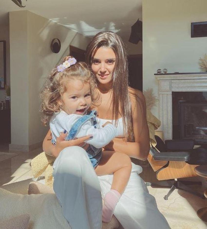 Hande Erçel: Doğru zamanda, doğru şey için biraz bekliyorum!
